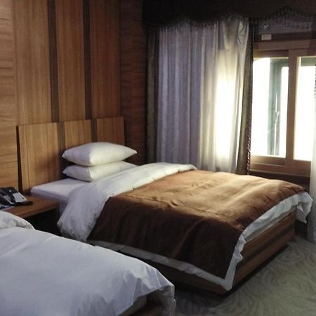 Benikea Premier Hotel Siheung Екстер'єр фото