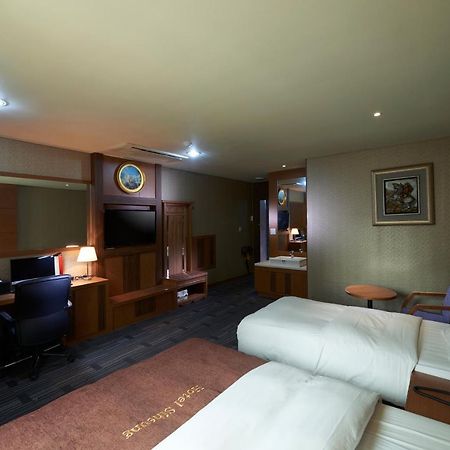 Benikea Premier Hotel Siheung Екстер'єр фото