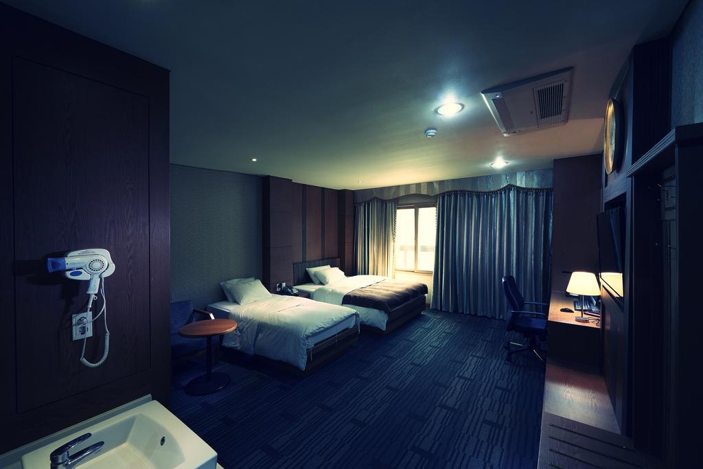 Benikea Premier Hotel Siheung Екстер'єр фото