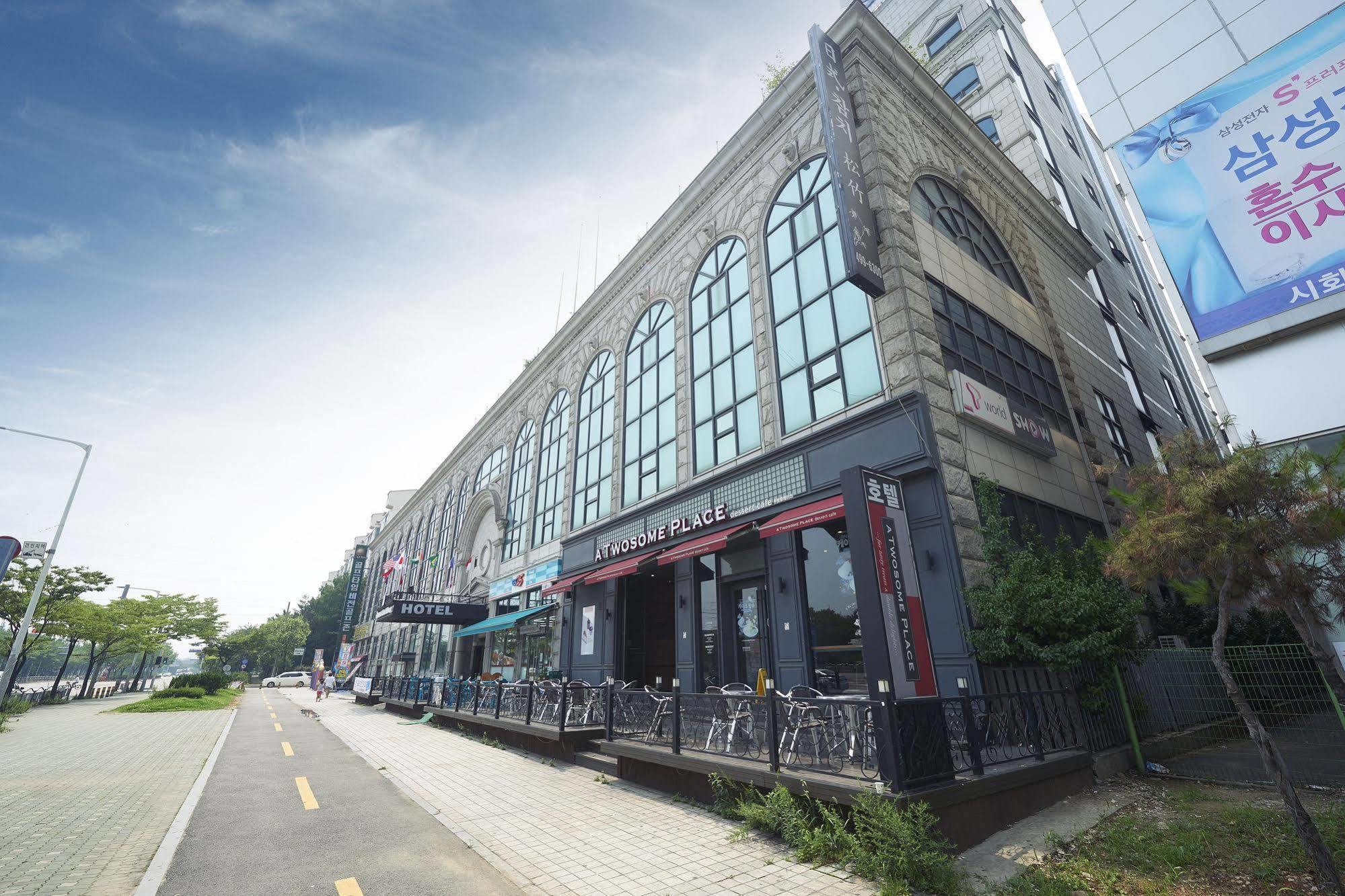Benikea Premier Hotel Siheung Екстер'єр фото