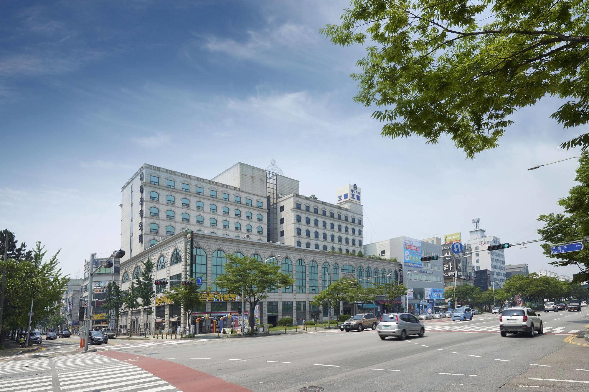 Benikea Premier Hotel Siheung Екстер'єр фото