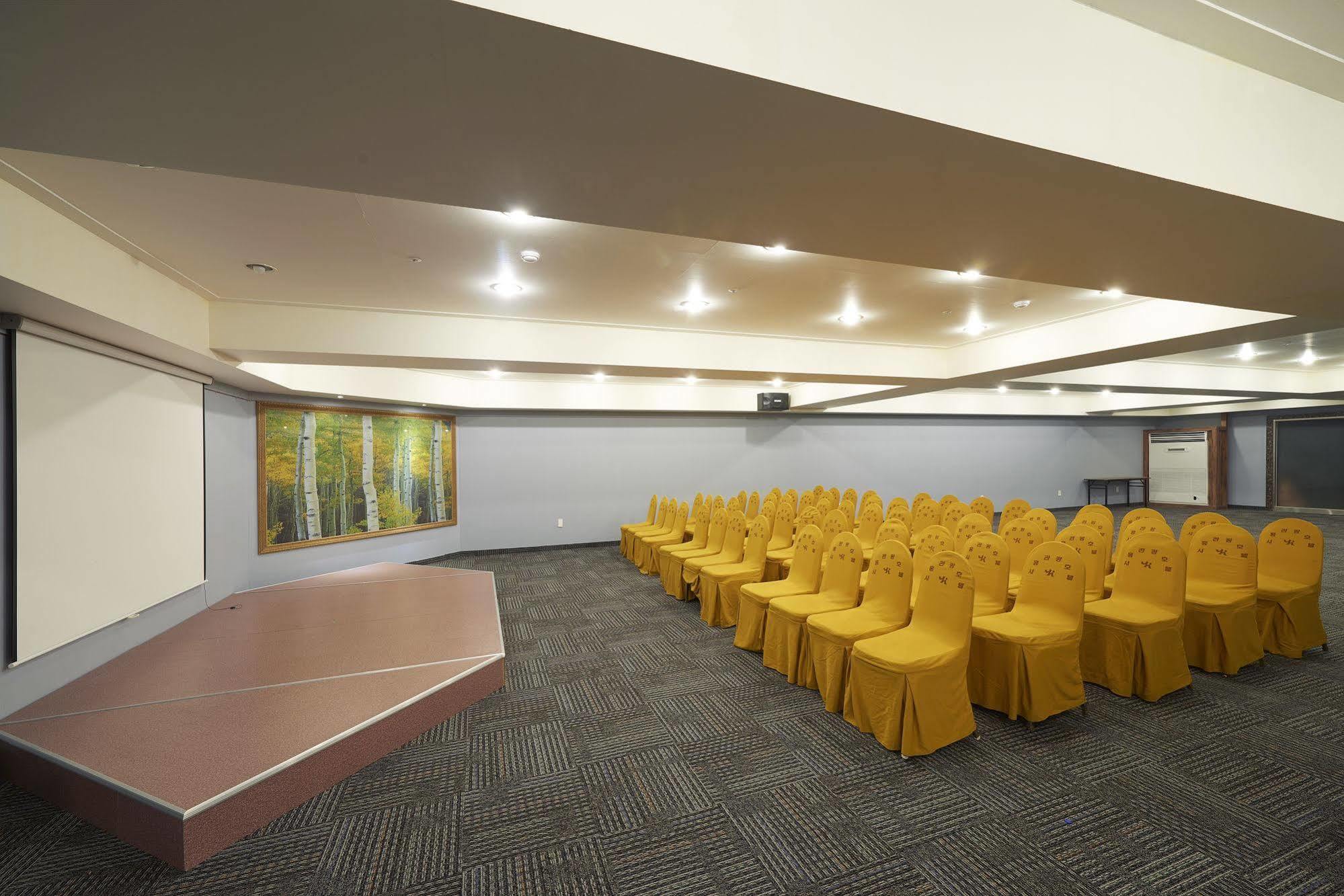 Benikea Premier Hotel Siheung Екстер'єр фото