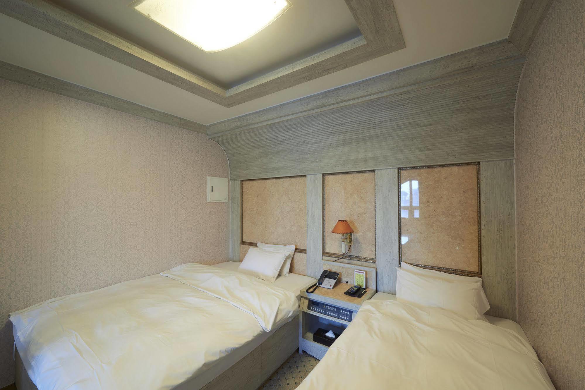 Benikea Premier Hotel Siheung Екстер'єр фото