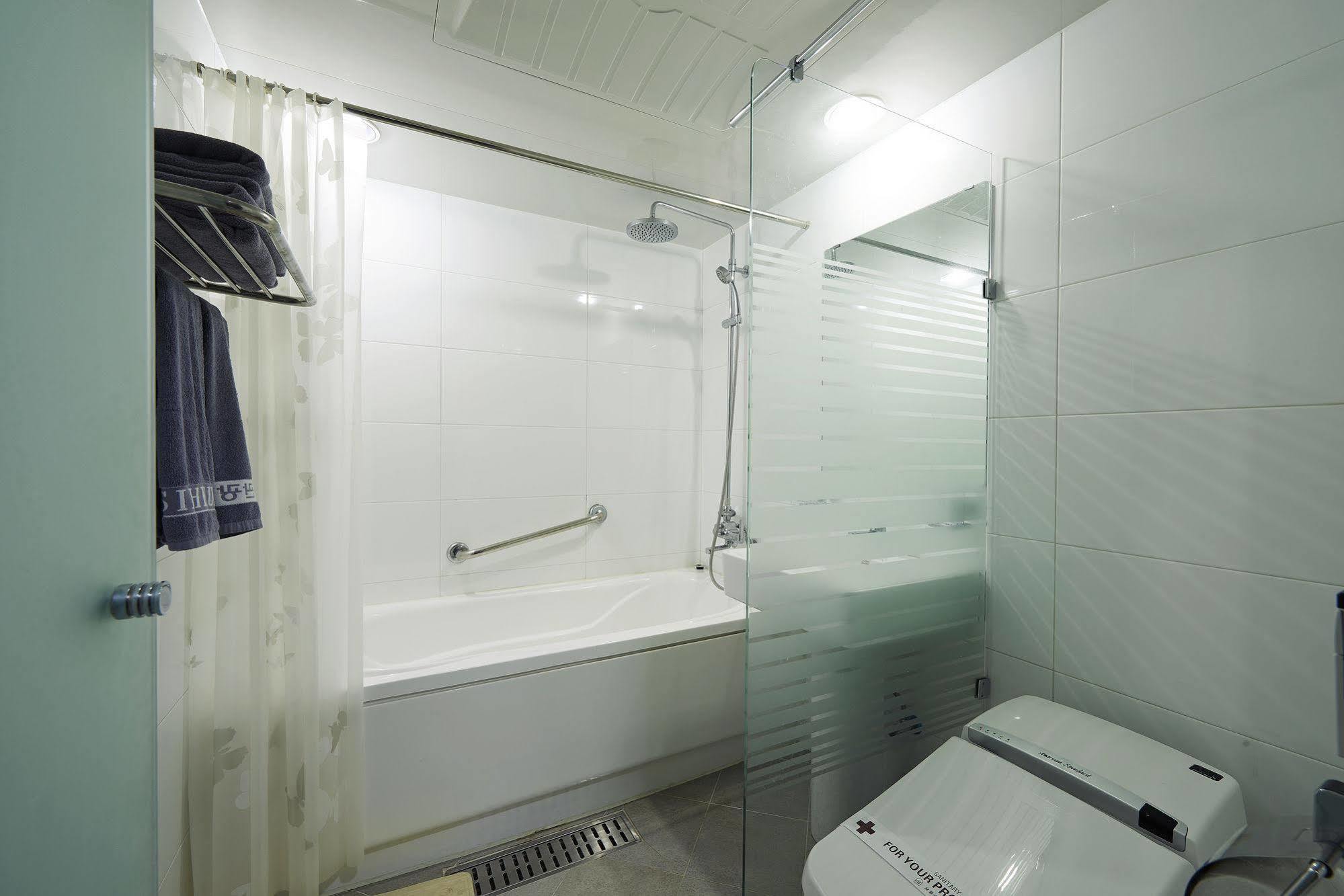 Benikea Premier Hotel Siheung Екстер'єр фото