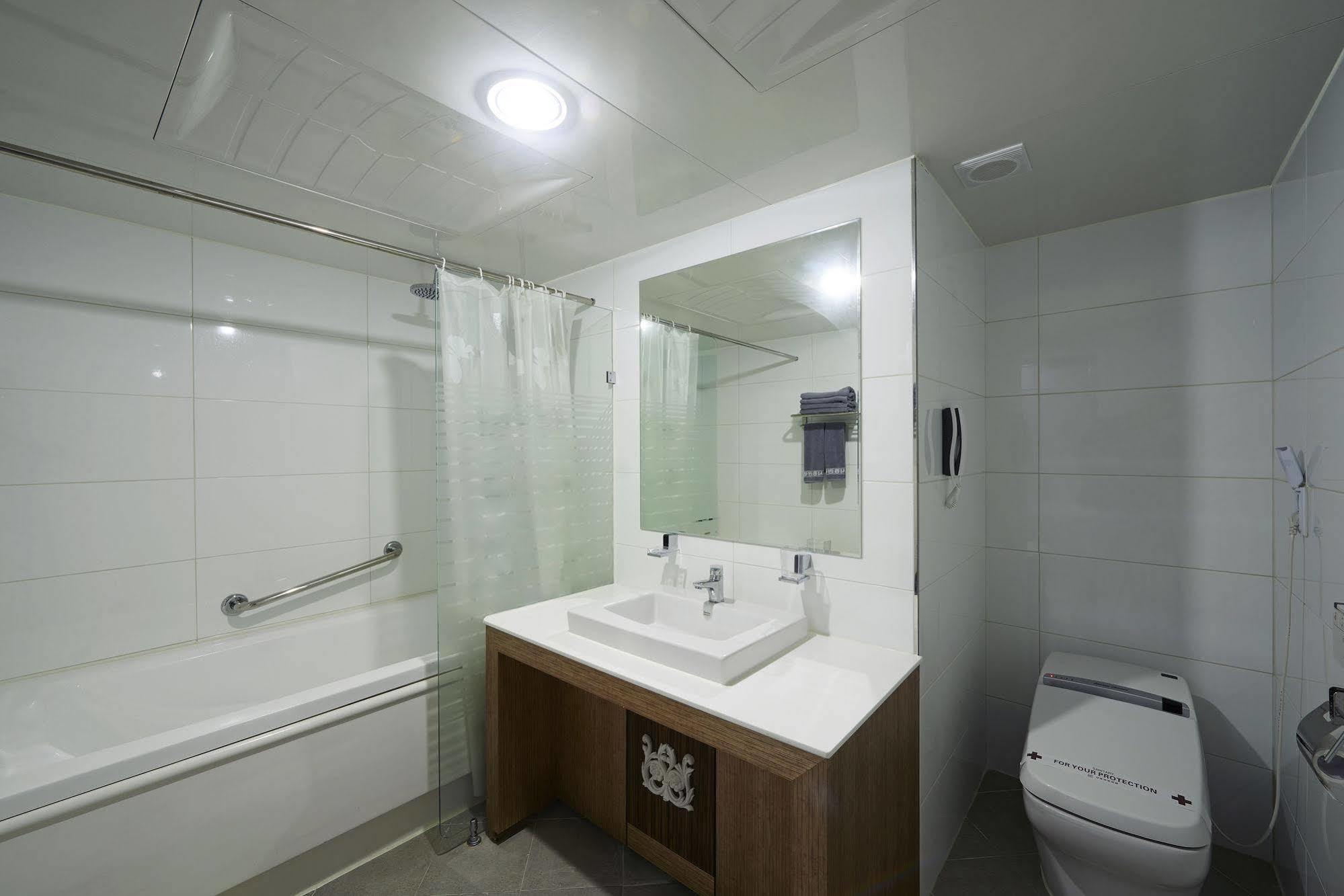 Benikea Premier Hotel Siheung Екстер'єр фото