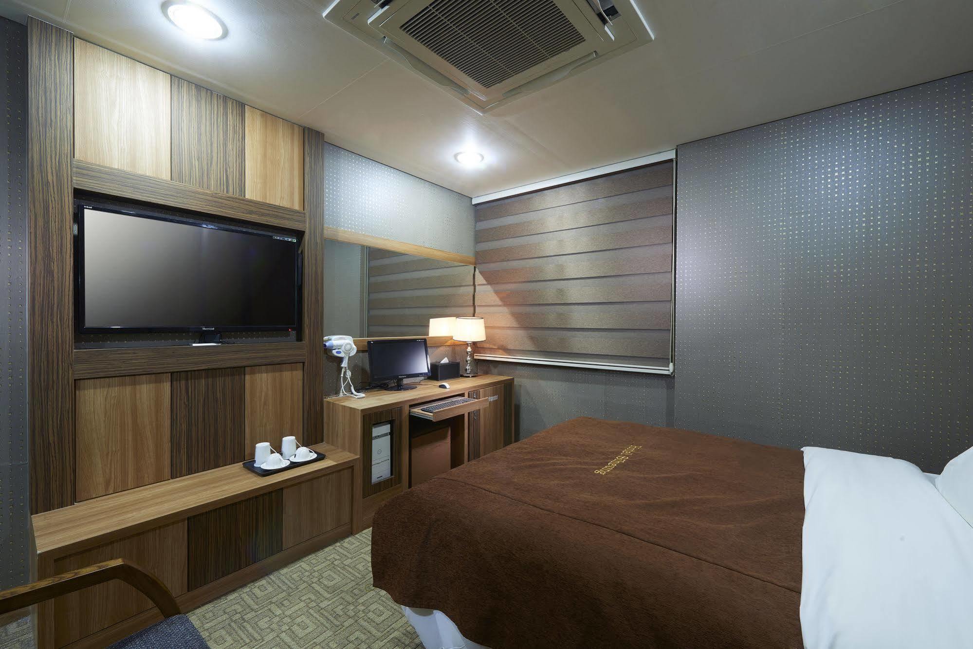 Benikea Premier Hotel Siheung Екстер'єр фото