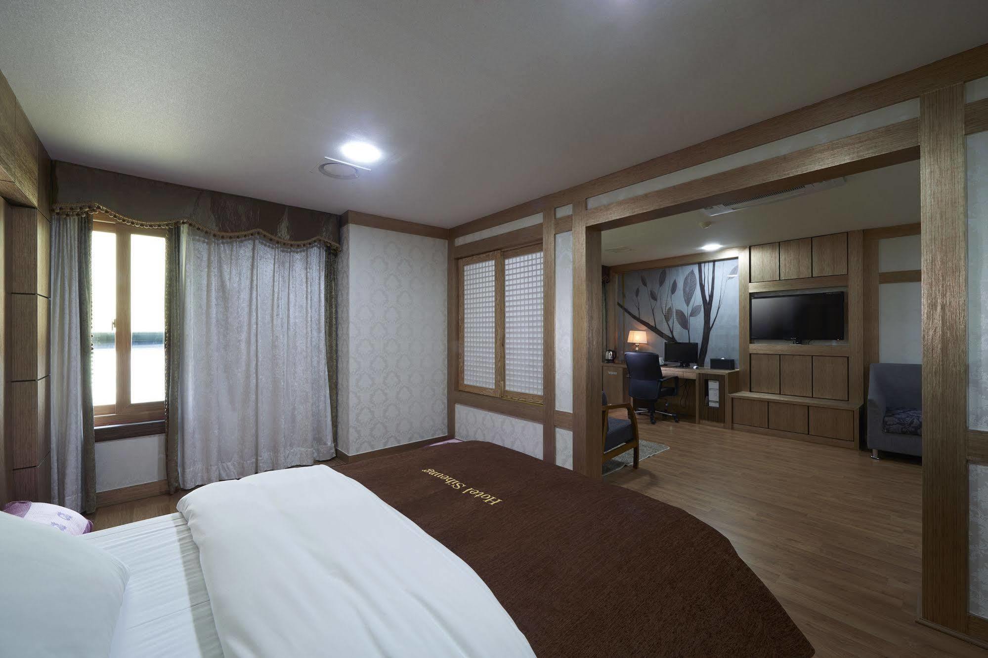 Benikea Premier Hotel Siheung Екстер'єр фото